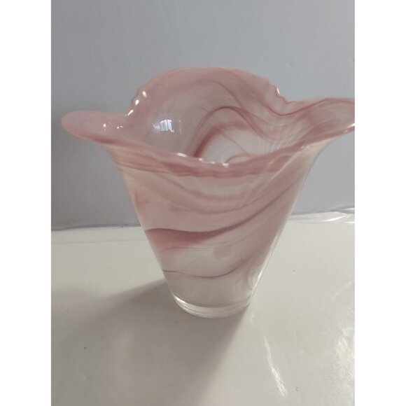 Gorgeous Art Glass Pink white Swirl Vase Scalloped Edge Shell Design 4 1/2" X 5" - Picture 10 of 12